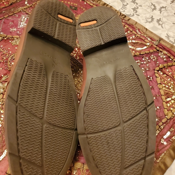 Shoes - Picture 2 of 3